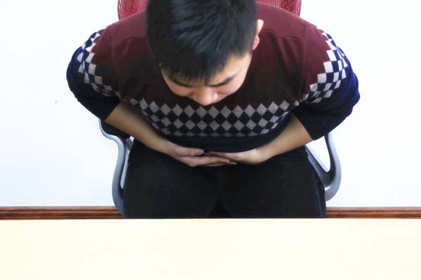 拉出来的大便又稀又黑是什么原因,拉出来的大便很粗是什么原因