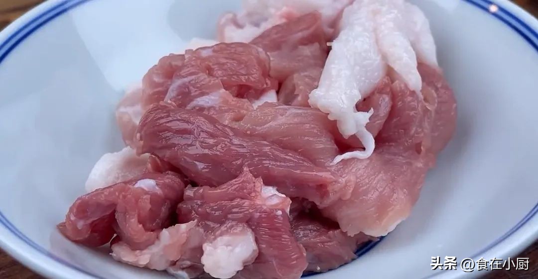 木耳怎么泡干净又快除虫卵,木耳上有很多黑点虫卵还能吃吗