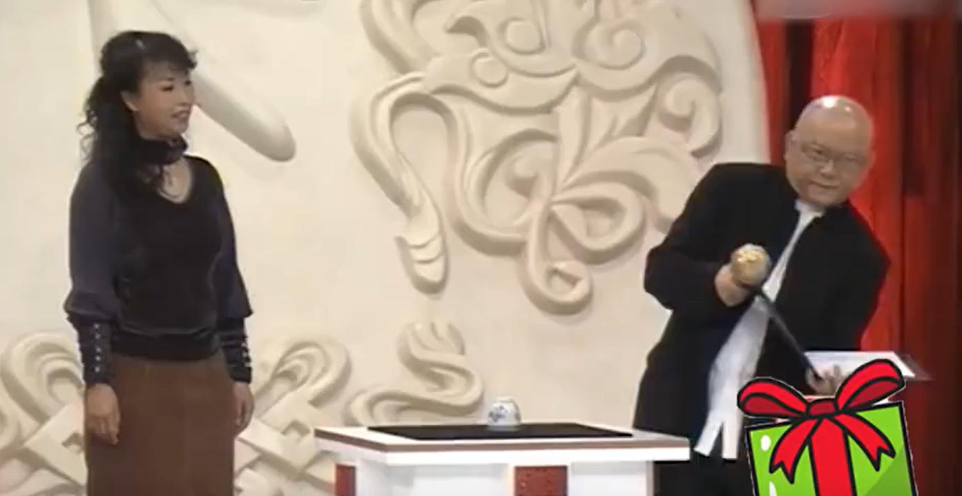 王刚失手砸碎2亿真古董是哪期,天下收藏王刚砸杯子视频