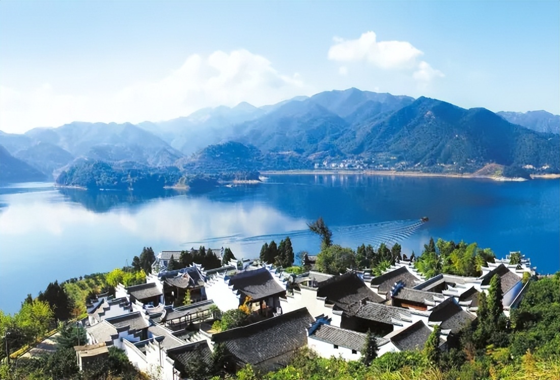 4月暖和自驾游适合去的地方,这个季节适合去哪旅游自驾