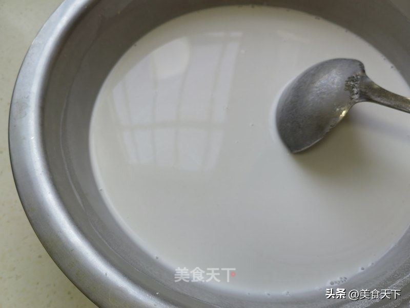 外面卖的凉皮是什么做的,外面买的凉皮还要煮吗