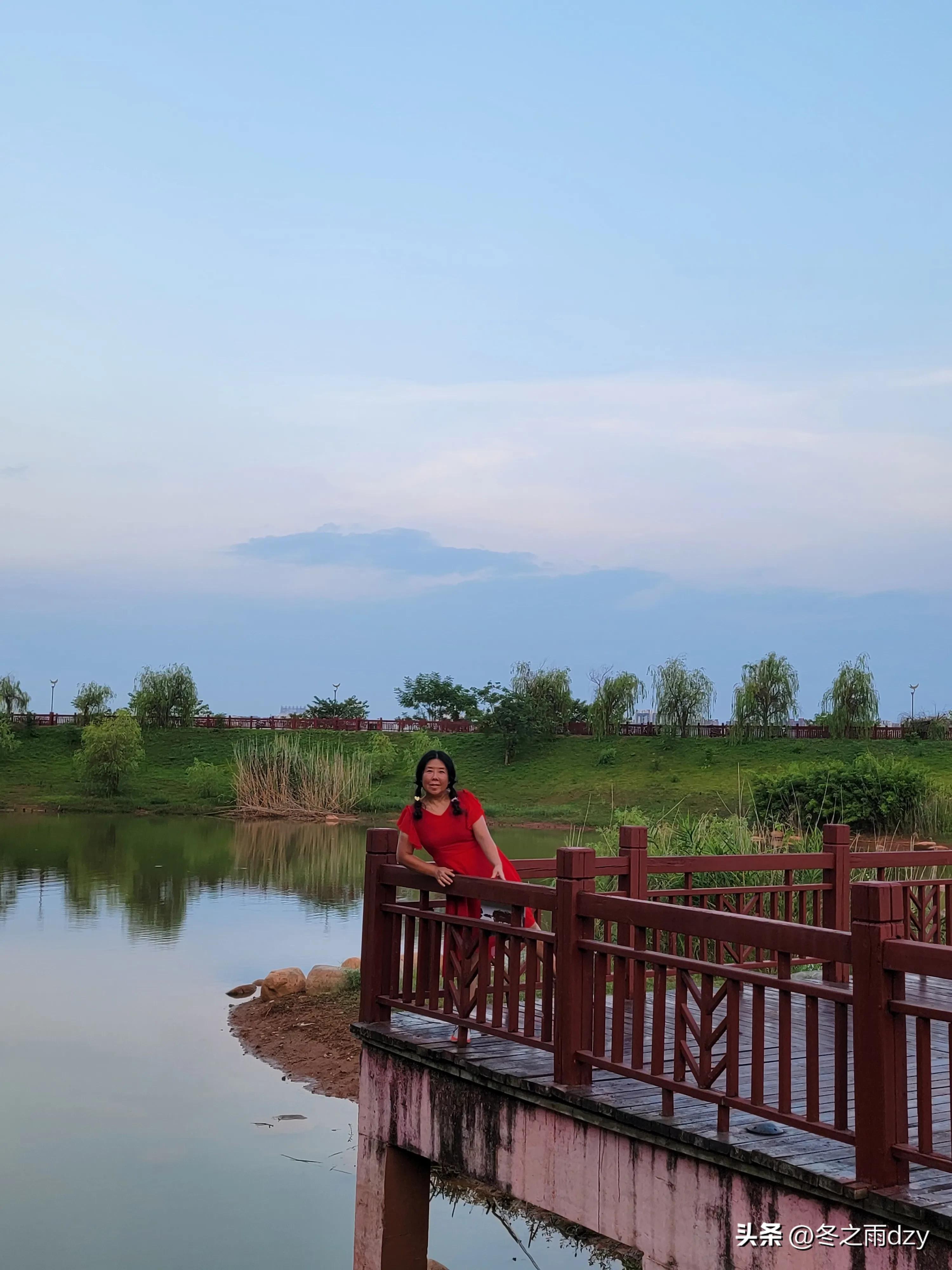 南昌舰主题园凤凰洲湿地公园,凤凰洲建军广场