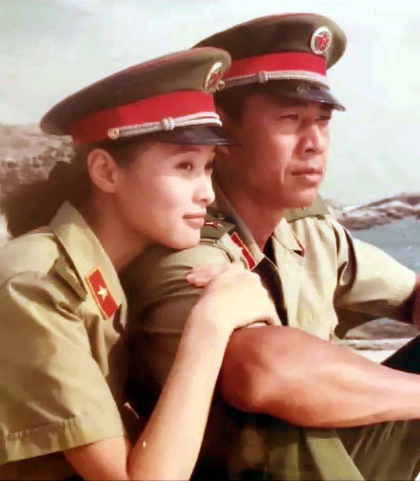 “白玉兰奖”吴越:给中风父亲安装家庭电梯,她的单身是父亲的痛