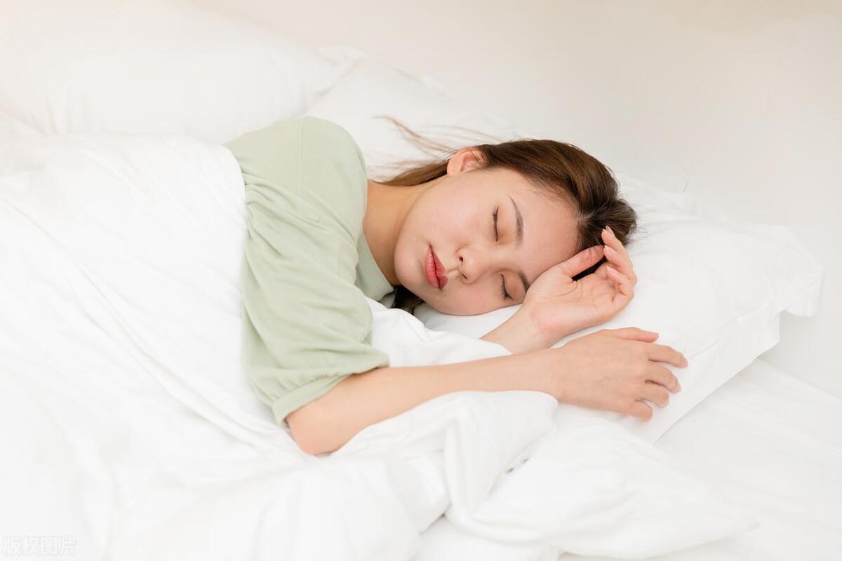 绝经越晚越容易得癌吗,绝经与来月经年龄早晚有关系吗