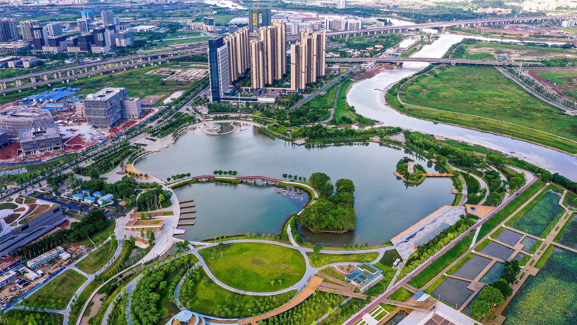 鼓励市民下乡参与乡村建设,市民下乡激发乡村发展新活力