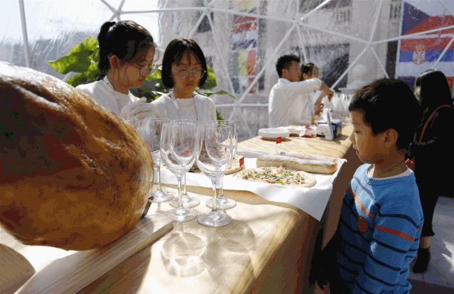 中国唯一用欧元买菜的江南小城,这座城市遍地都是豪车