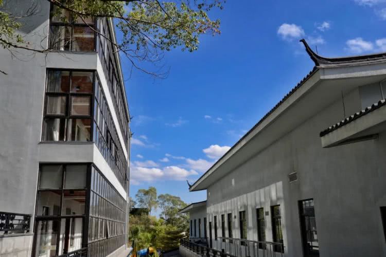 聚龙小镇：离城不离尘的心灵