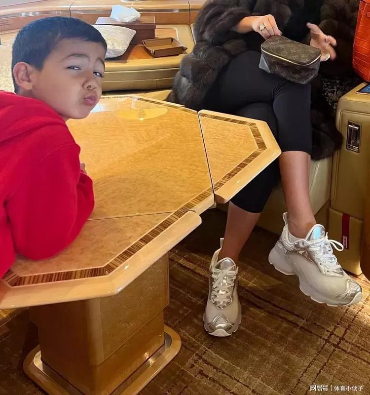 c罗作秀,落魄时的c罗