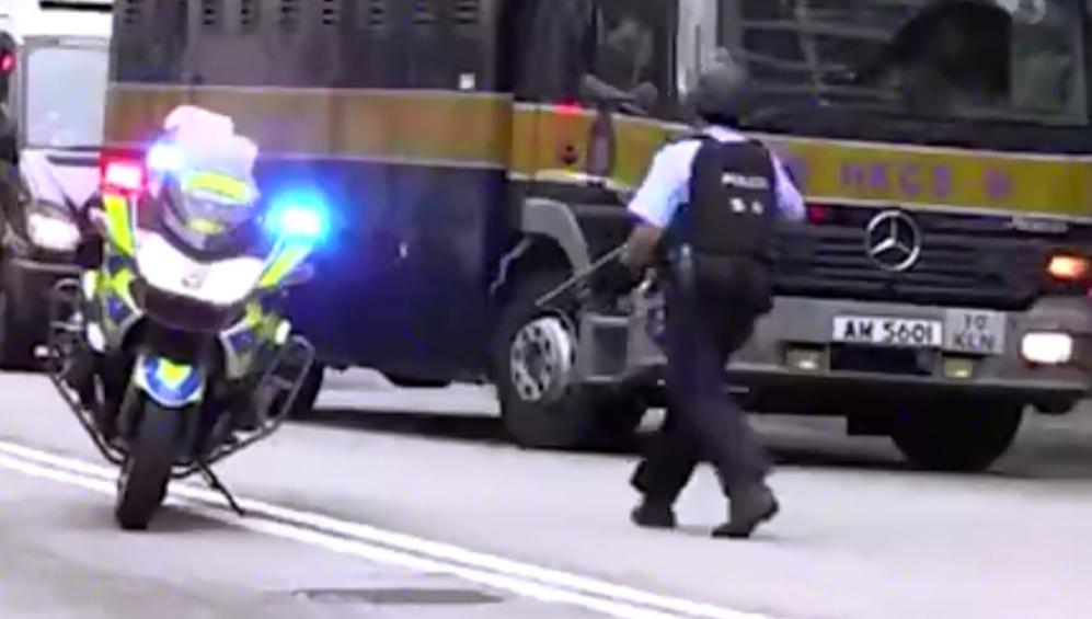 香港乱不乱我说了算？香港狂人季炳雄，遭全球通缉为何只判17年