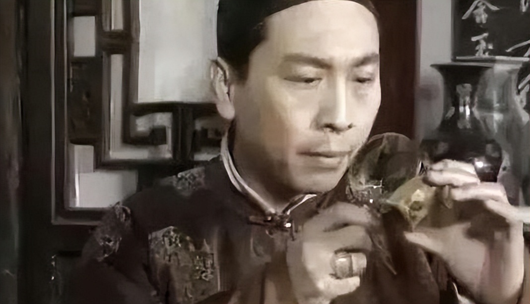 传世古董专家评估700万元,中国第一国宝古董捐赠人