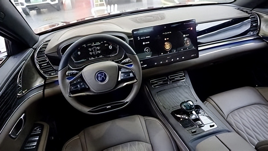 年轻人买二手车会被人瞧不起吗,买二手车真的很不靠谱吗