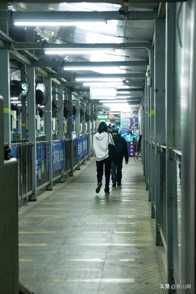 每天去澳门上班的珠海人,工作在澳门住在珠海累吗