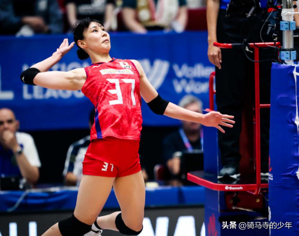 李盈莹评朱婷17分视频,朱婷轰下15分疯狂拦网防懵对手