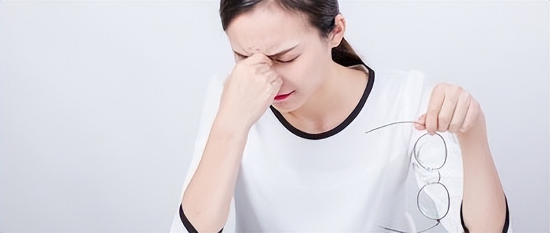 耳朵发堵发闷耳鸣怎么回事,感冒耳朵里发闷发堵咋回事