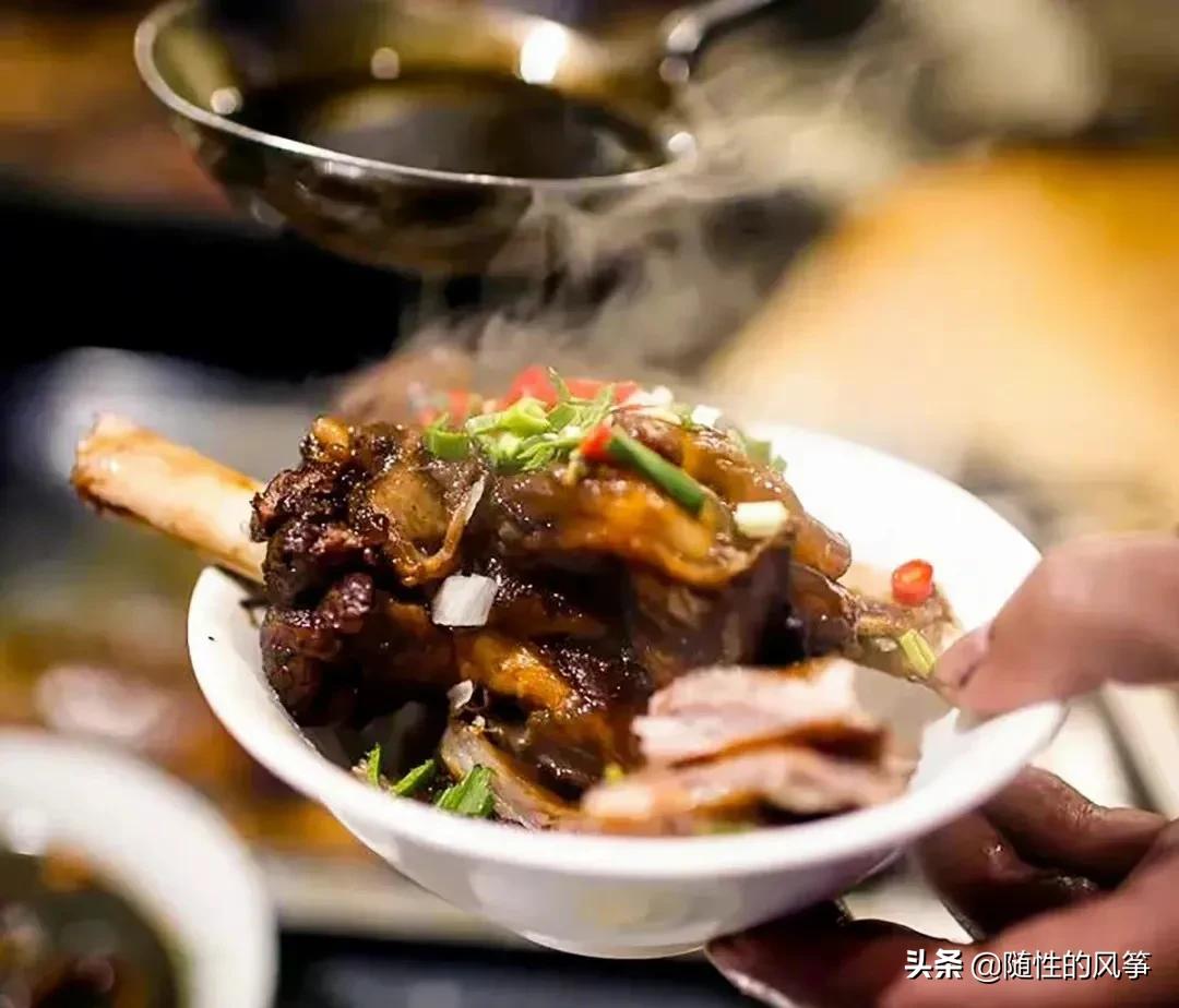 哪一种羊肉比较好吃呢,哪的羊肉最好而且不膻