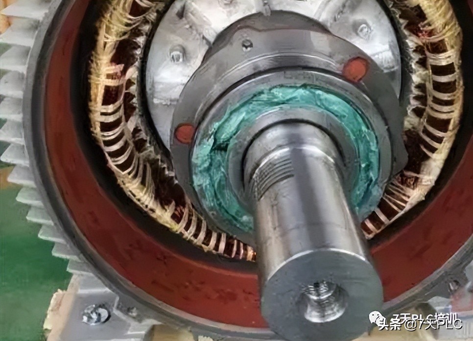 电机初使用过热烫手怎么处理,单相电机发热烫手原因及处理方法