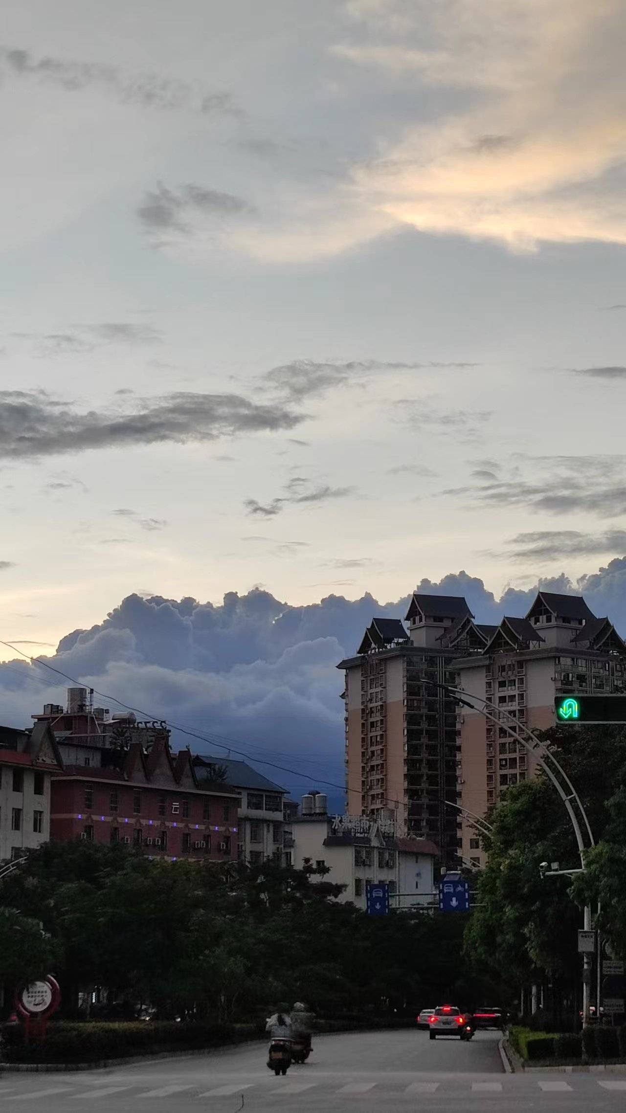 2022年，30岁*疆新**硕士攒百万存款后退休，到云南养老，生活如何？