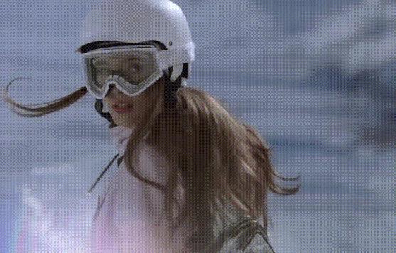 谷爱凌三天连夺两冠视频,谷爱凌3天连夺2冠领奖