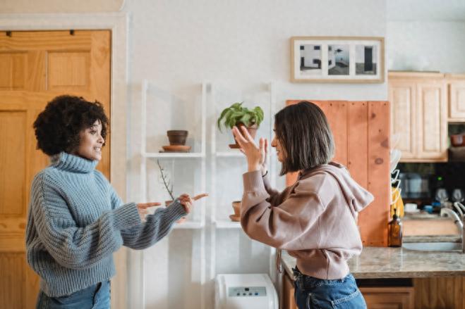 去武汉出差，同学小姨子热情招待我，与她发生幸福的事