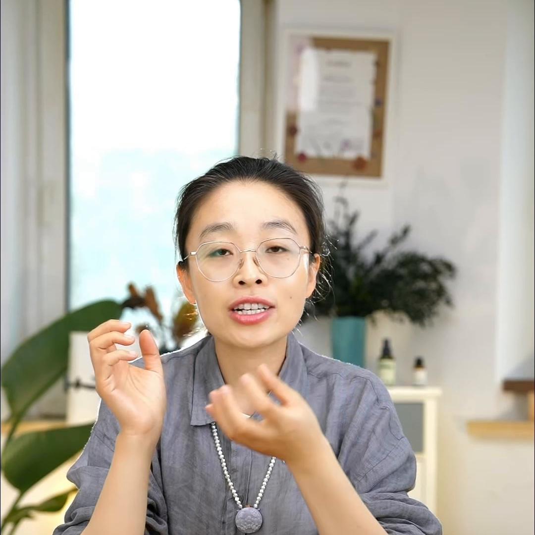 头屑头油头痒掉发怎么回事,头痒头屑头油掉发什么原因