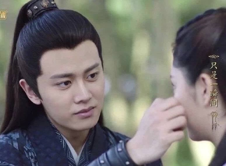 恶趣味、揩油女演员,成年人的“情到深处”戏,别再这样演下去了