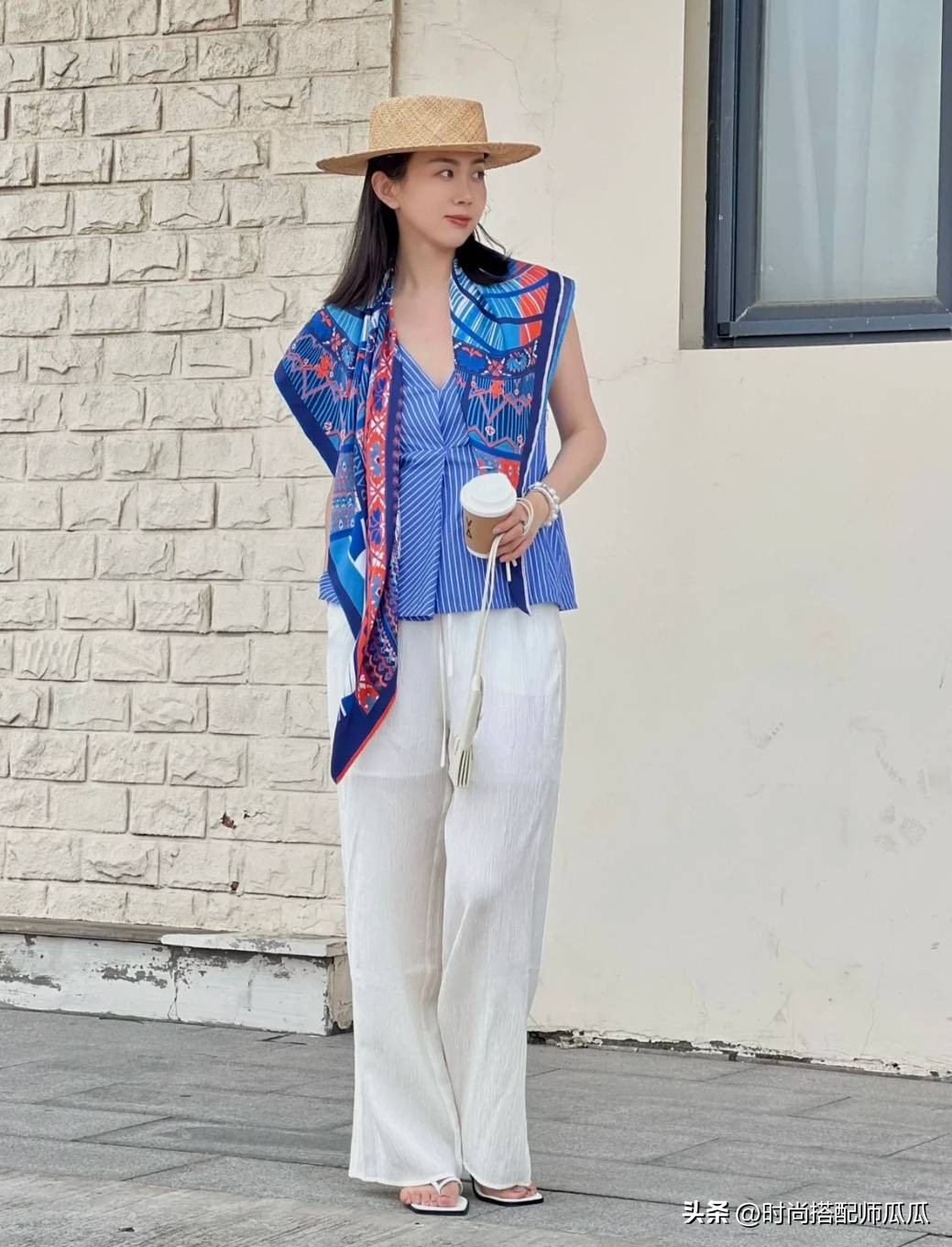 为何你戴丝巾有股浓浓的“大妈感”？*潮学**人这样搭，才够洋气时髦