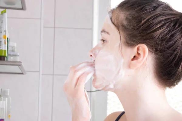 不化妆不洗脸一周皮肤会变好吗,长期不洗脸为什么皮肤反而变好了