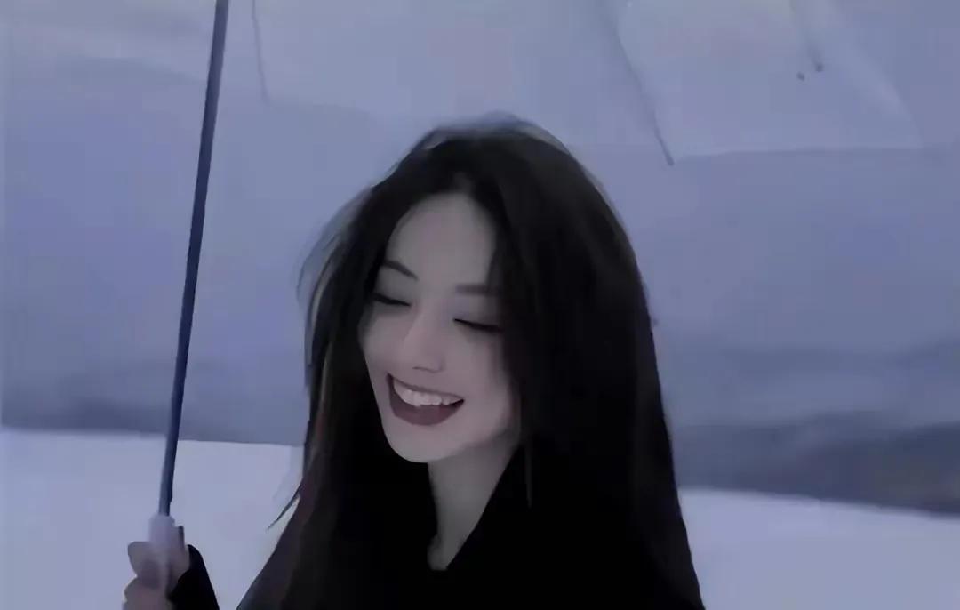 陌生女孩微信聊天开场白第一句话,刚加一个陌生女孩子微信怎么聊天