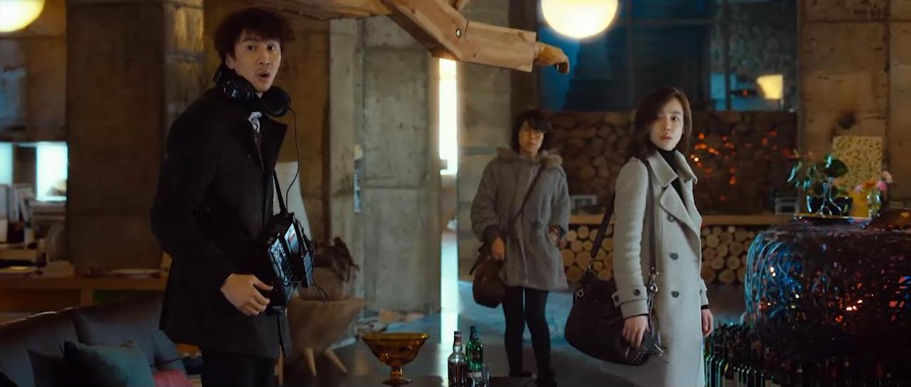 让邻居追妻子的电影,新婚夫妇被隔壁邻居盯上的电影