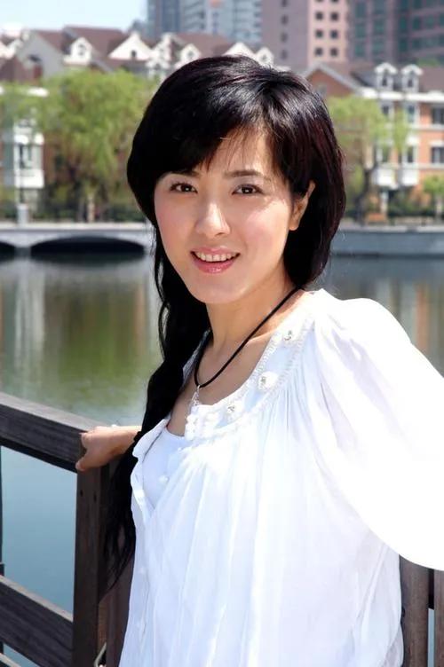 最具美人脸的十位女星,蒜头鼻小眼睛方脸却很漂亮的女星