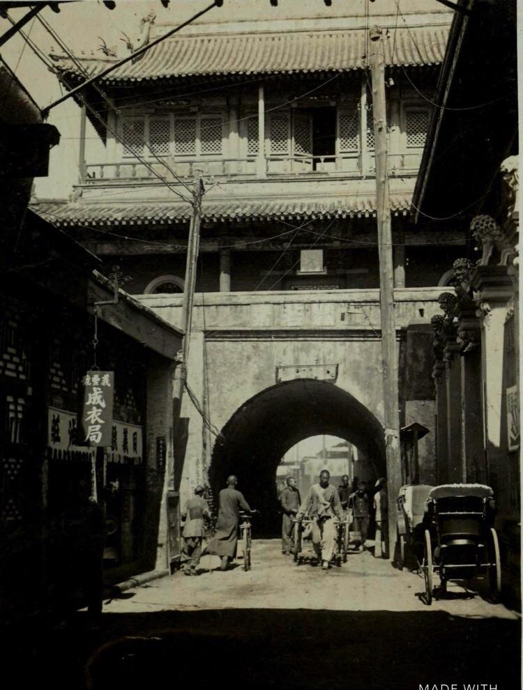 30张真实又罕见的老照片，阴毛假发工作者，我怀疑他用错地方了2