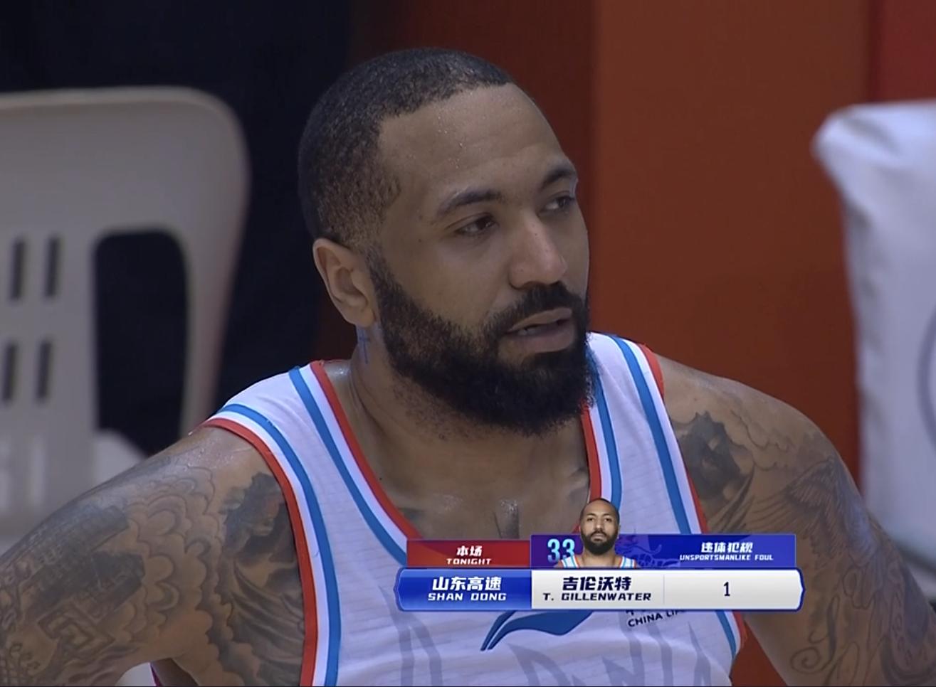 辽宁队逆转郭艾伦,辽宁没输郭艾伦离场难掩悲伤情绪