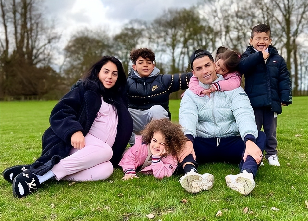 心疼c罗的几个瞬间,心疼c罗的网友