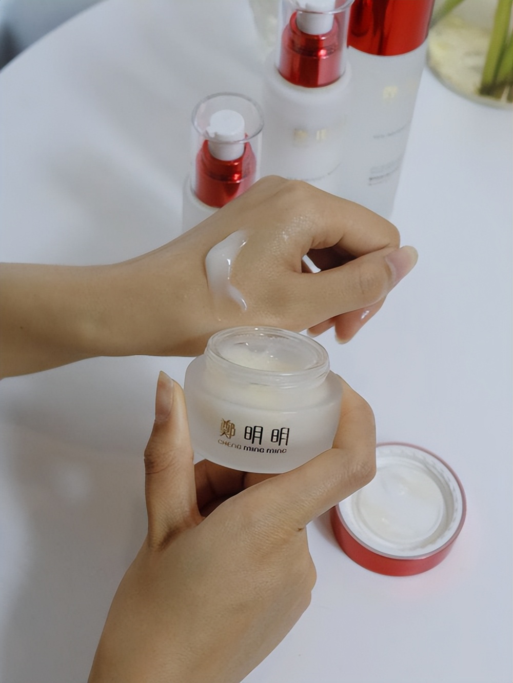 郑明明贻贝修护套装深圳哪里有卖,郑明明贻贝修护赋活套多久有效果