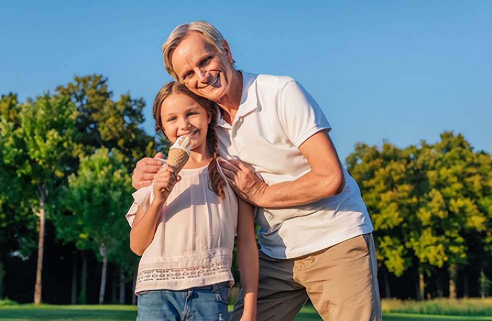 吃冰淇淋拉肚子还能吃吗,吃冰淇淋拉肚子不能上厕所