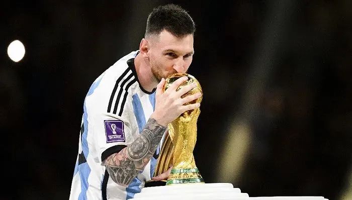 梅西做c罗动作照片,梅西做了什么视频