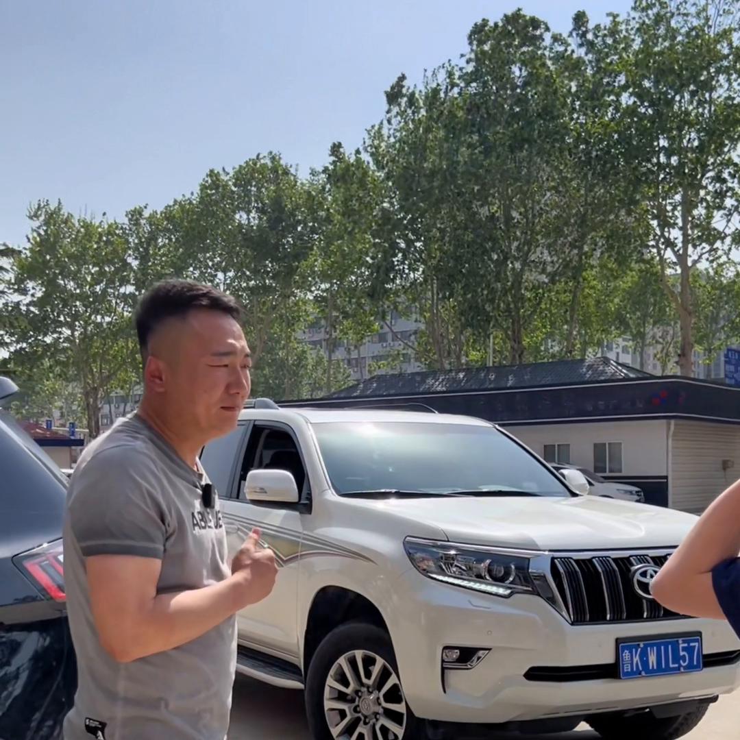 可算逮到配合工作的小姐姐了，还不是一般的那种，是爱骑快...