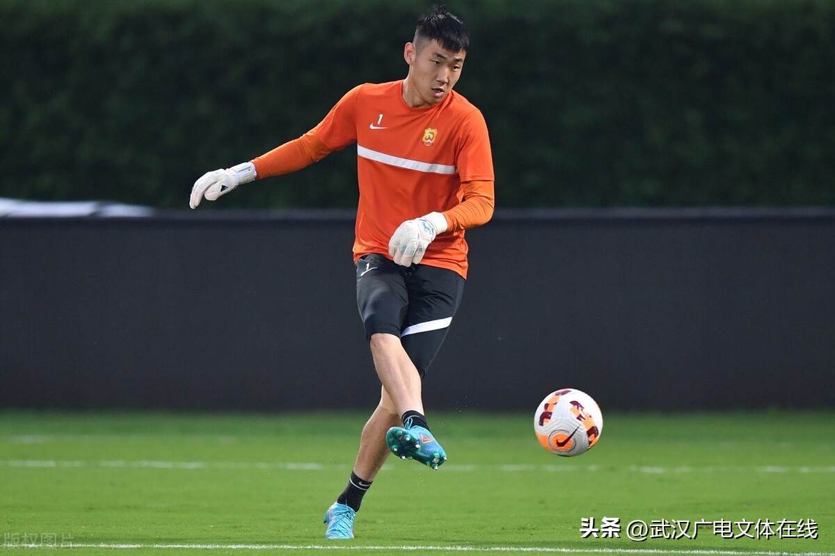 李金羽精彩进球,李金羽攻进联赛第100球