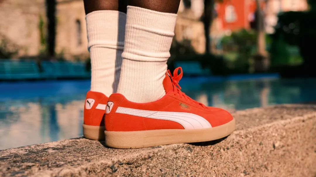 一穿就上瘾的时尚鞋,最新款的胶底鞋