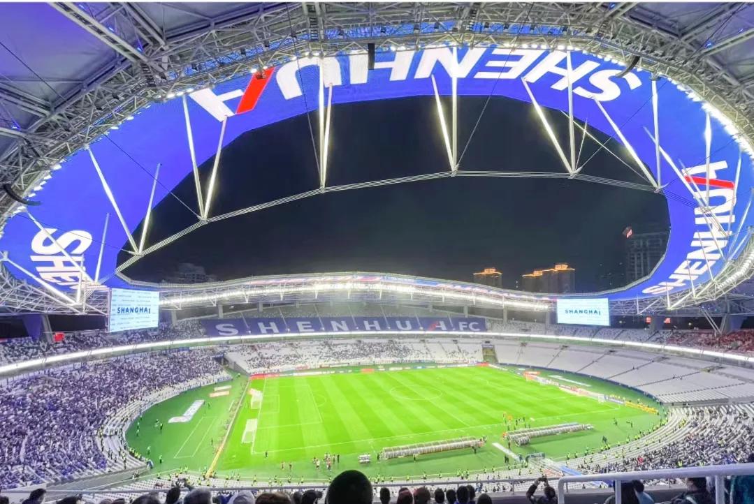 最大的体育场能容纳多少人,中国最大的10个体育场