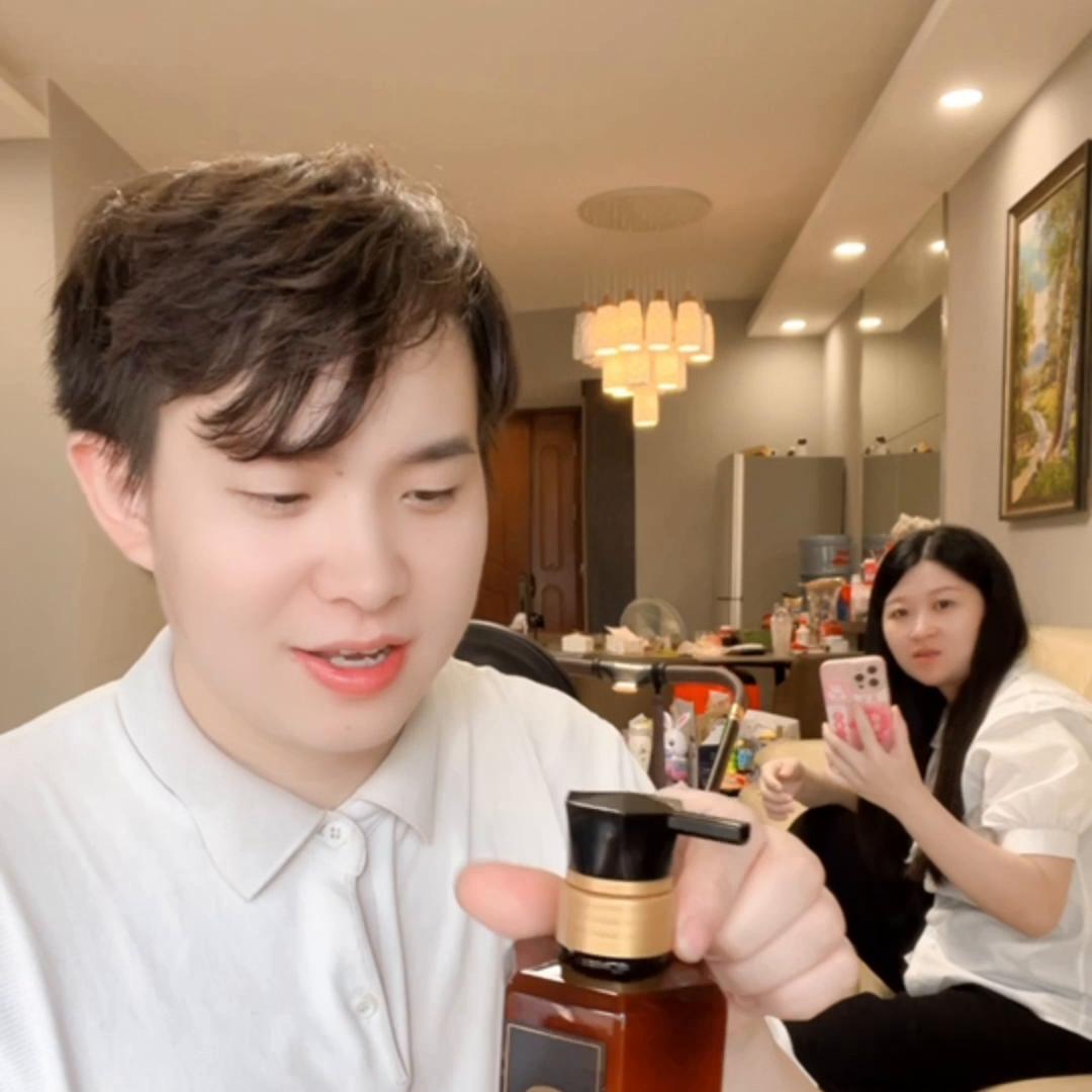 15岁孩子头油有头屑用什么洗发水,哪种洗发水适合头油头屑粗硬发质