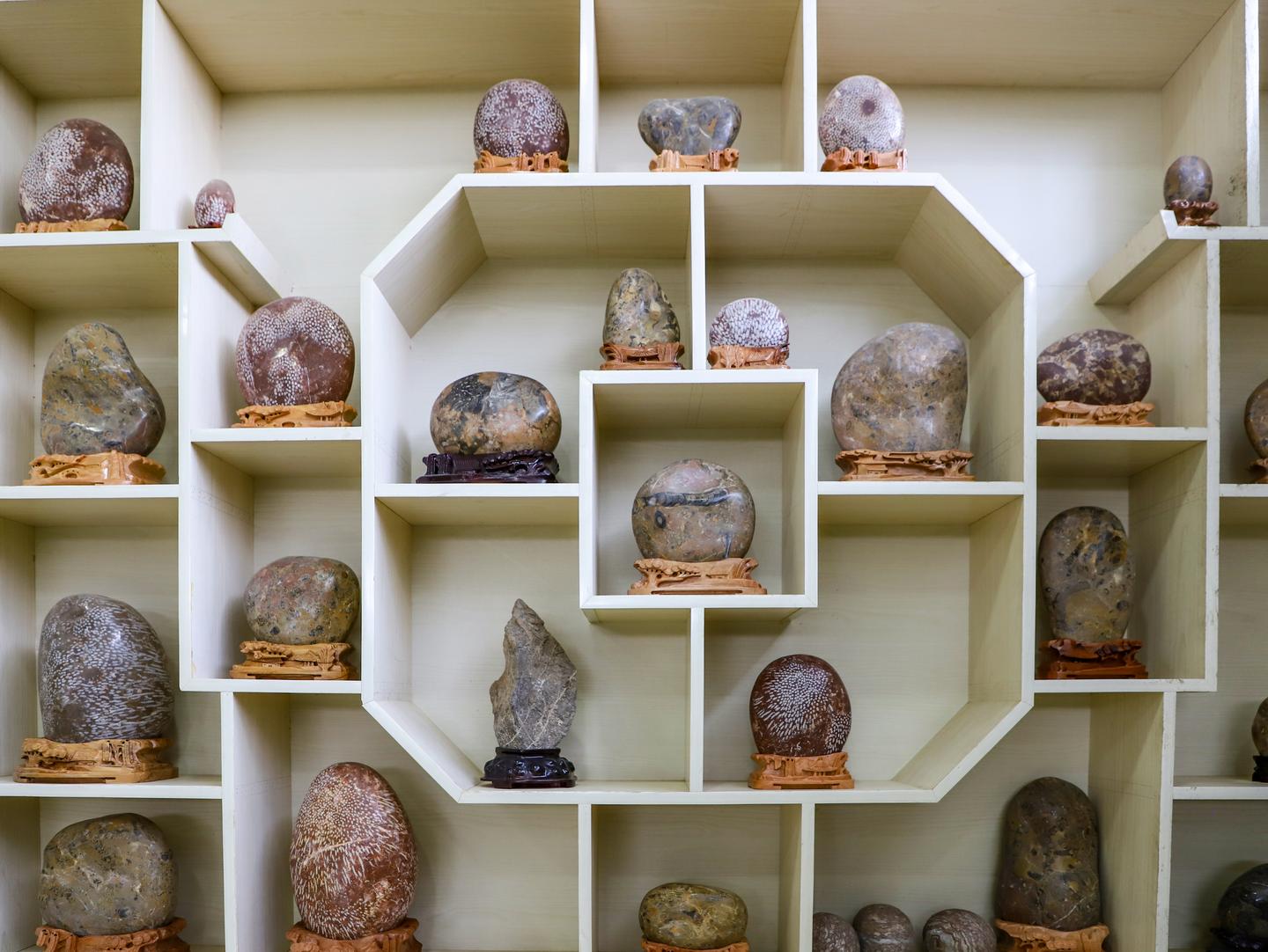 卜发荣和他的“奇石”情结