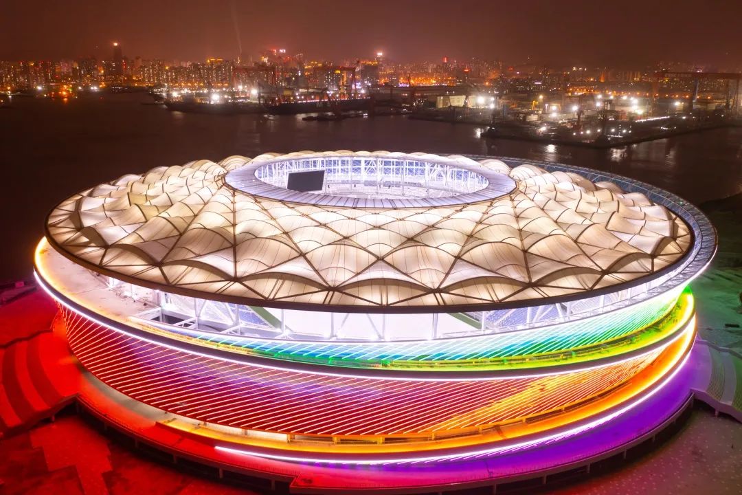 大连梭鱼湾足球场建设时间,大连梭鱼湾足球场建设结构和设计