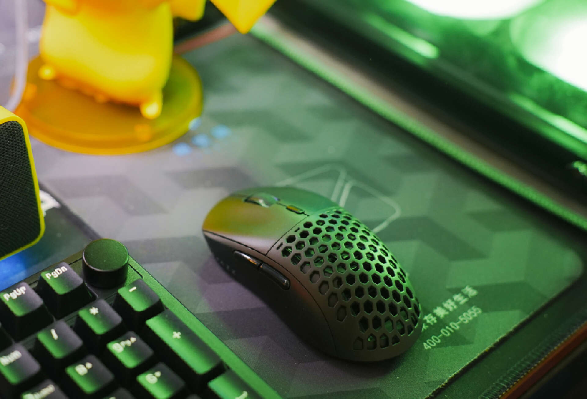 黑爵aj199和雷蛇v3差距,黑爵鼠标aj199和pro