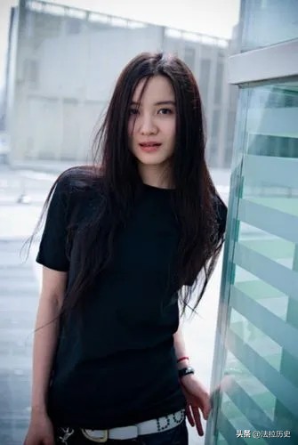 宋佳三段感情生活,41岁宋佳与大7岁绯闻男友