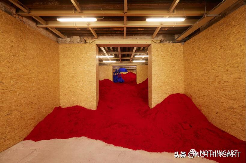 第59届威尼斯双年展上AnishKarpoor