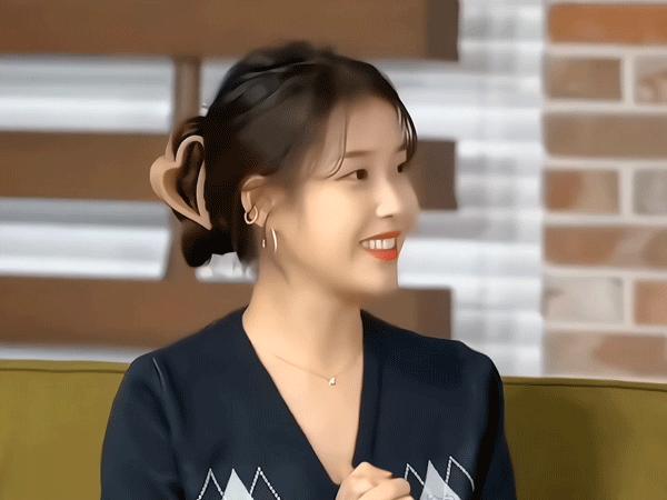 今年别再披头散发了三款减龄发型,秋冬季更适合有氛围感的发型