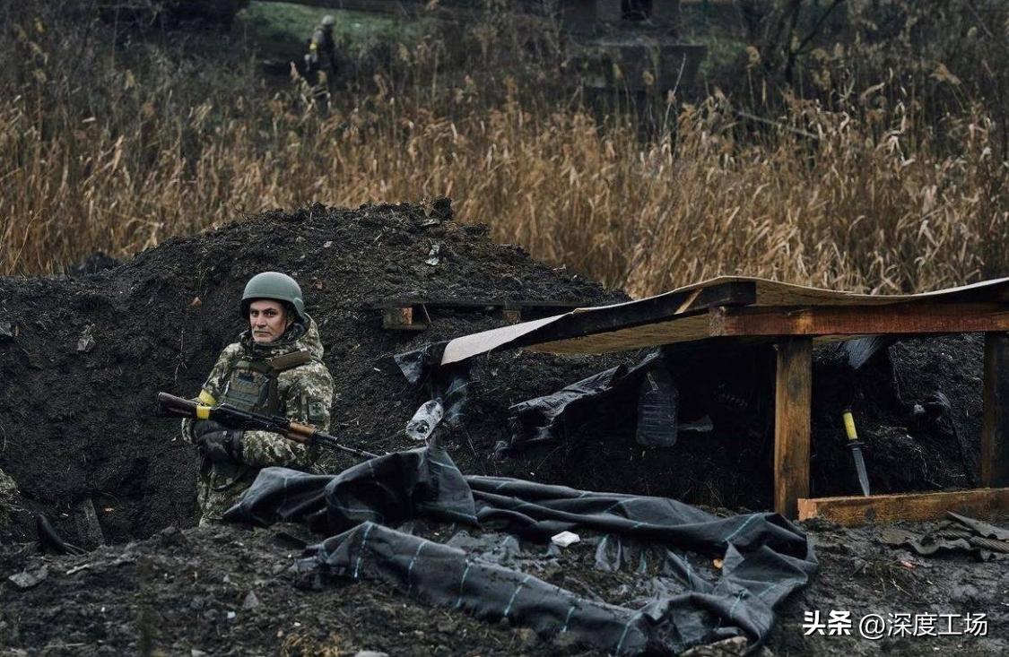 战场举行盛大生日晚会，乌军炮弹钻进宴会厅爆炸：俄前副总理负伤