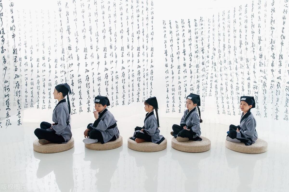 道家思想中人与自然和谐的思想,道家的根本智慧在于尊道贵德