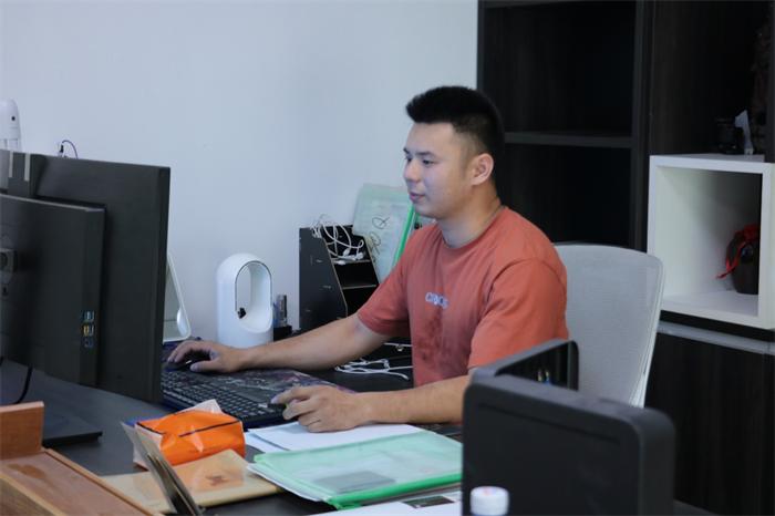 物流公司“门面担当”曼恩TGX:低油耗+高出勤率